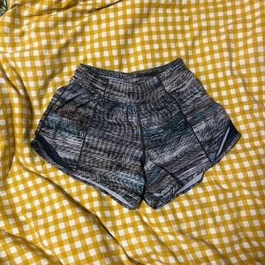 Lululemon Hotty hot shorts 4” (pattern)